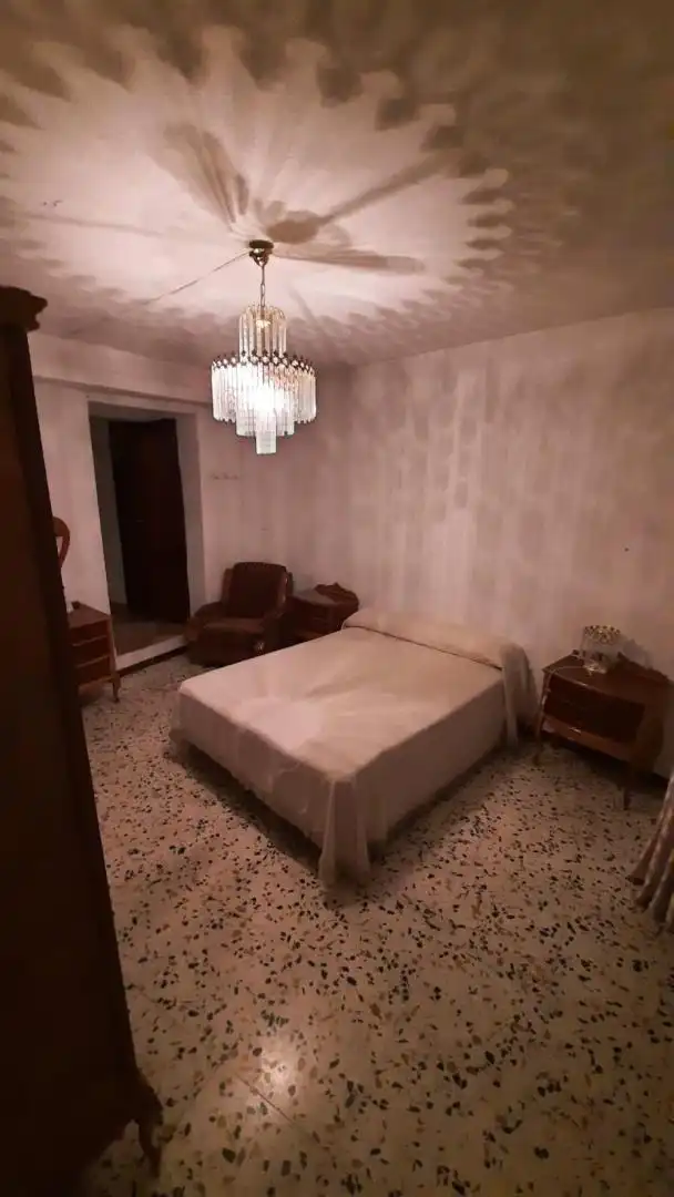 Casa adosada en venta en Calle Baja, 37, Diezma Habitación de Casa adosada en venta en Diezma con Parquet, Terraza y Trastero