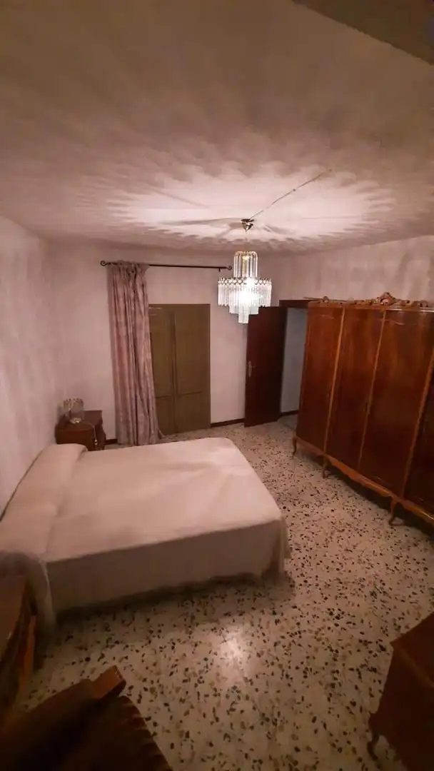 Casa adosada en venta en Calle Baja, 37, Diezma Habitación de Casa adosada en venta en Diezma con Parquet, Terraza y Trastero