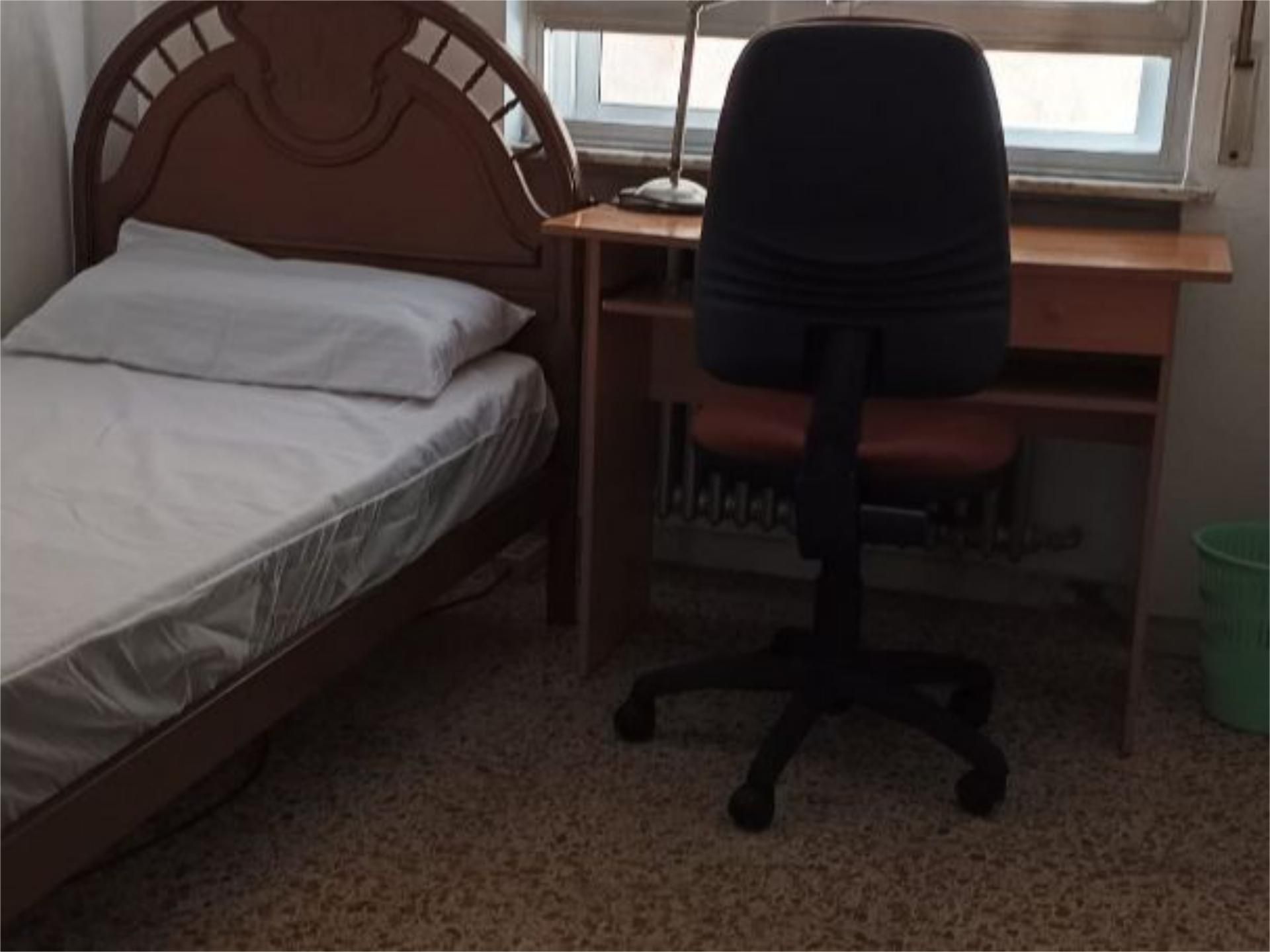 Bedroom of Flat to share in Salamanca Capital  with Heating, Furnished and Balcony