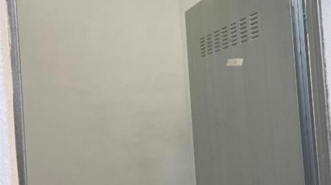 Box room to rent in Calle Pozas, 18, Zona Renfe, Madrid - image 3 Photo 3 of Box room to rent in Calle Pozas, 18, Zona Renfe, Madrid