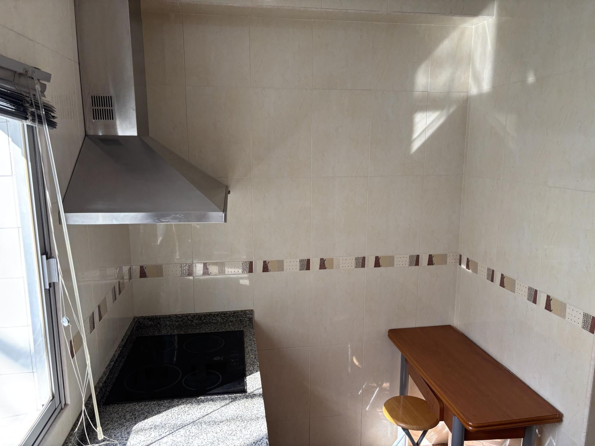Kitchen of Flat to rent in  Sevilla Capital  with Air Conditioner, Terrace and Furnished