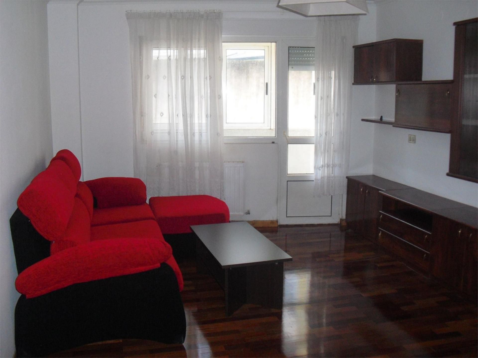 Sala d'estar de Apartament de lloguer en Lugo Capital amb Calefacció, Parquet i Traster