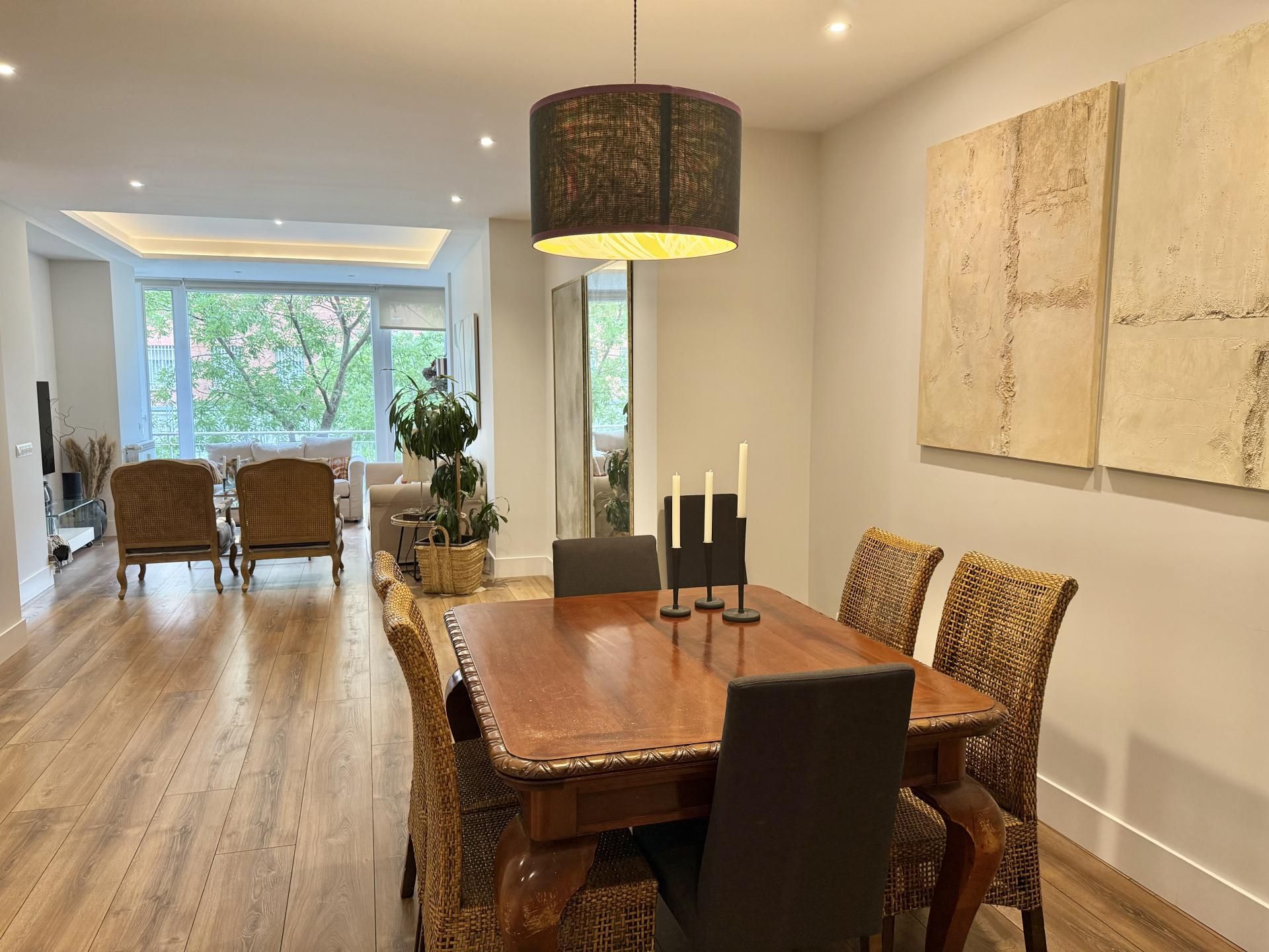 Flat for sale in Calle de Guzmán el Bueno, 117, Vallehermoso