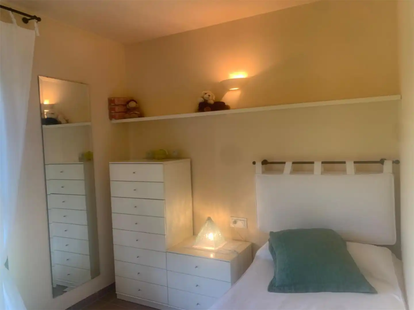 Flat for sale in Avinguda Josep Maria de Ventos, 17, Navata Bedroom of Flat for sale in Navata with Terrace and Swimming Pool
