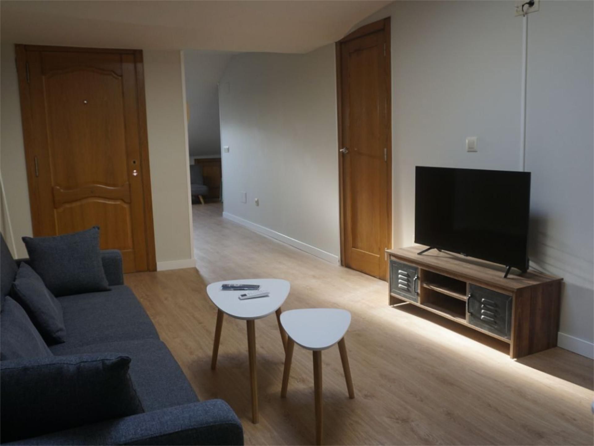 Attic to rent in Pontecesures  with Air Conditioner, Parquet flooring and Furnished