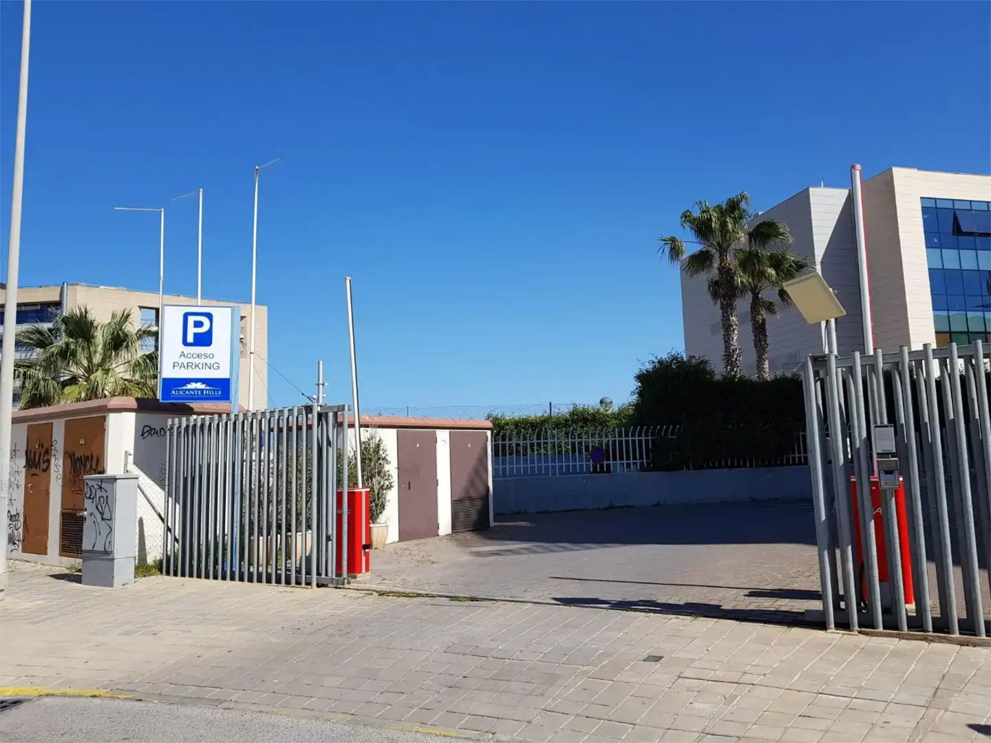 Pis de lloguer a Glorieta del Reino Unido, 6, Palmeral Aparcament de Pis de lloguer en Alicante / Alacant amb Aire condicionat, Piscina i Balcó