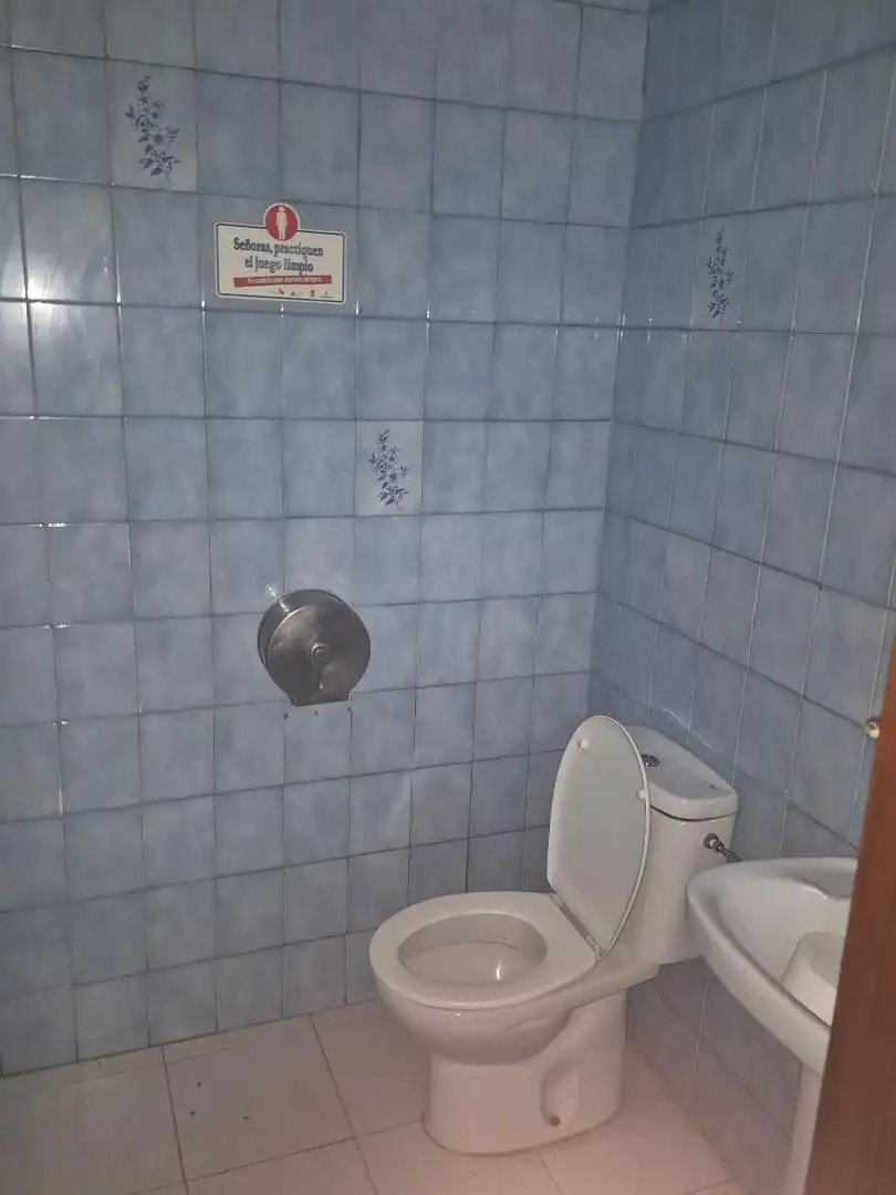 Commercial properties for sale in Calle Joaquina Santander, 51, Centro - Corte Inglés Bathroom of Commercial properties for sale in Talavera de la Reina