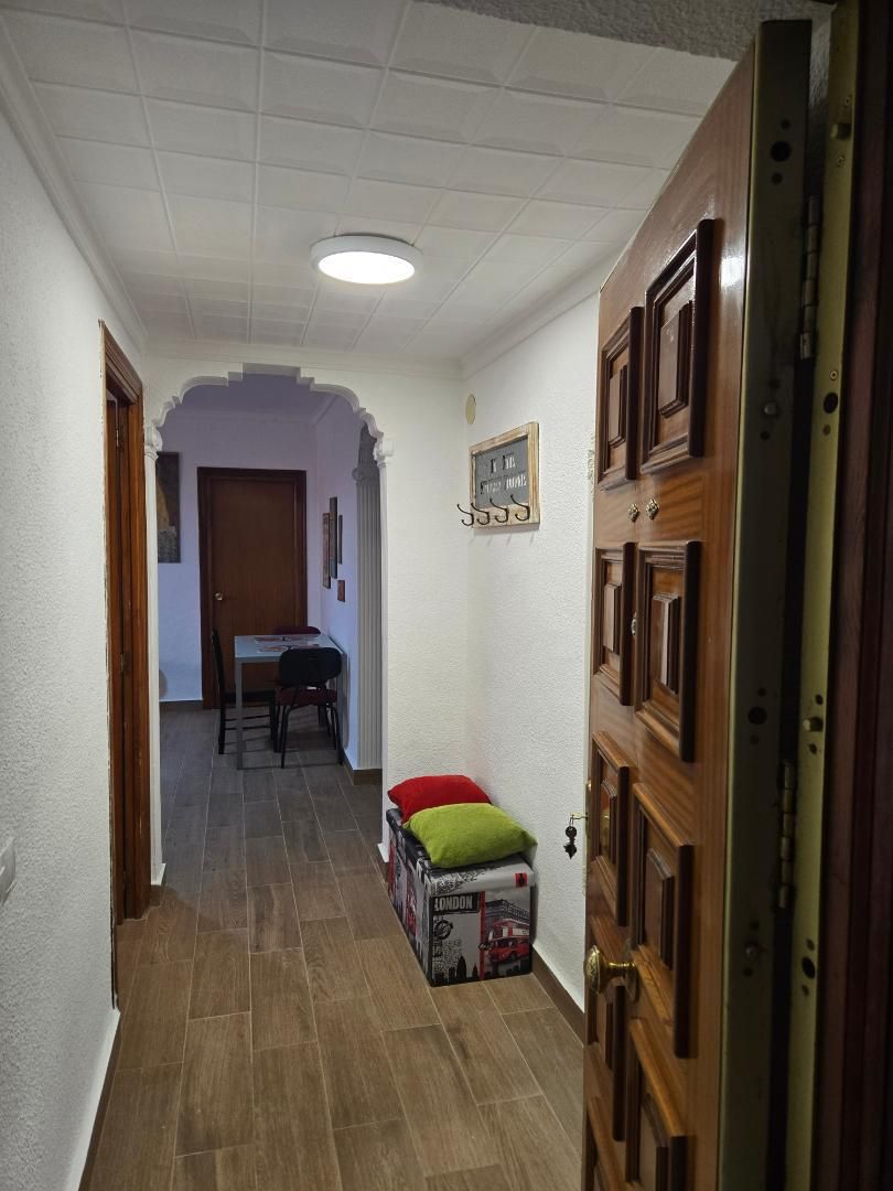 Pis per a compartir en  Granada Capital amb Aire condicionat, Calefacció i Parquet