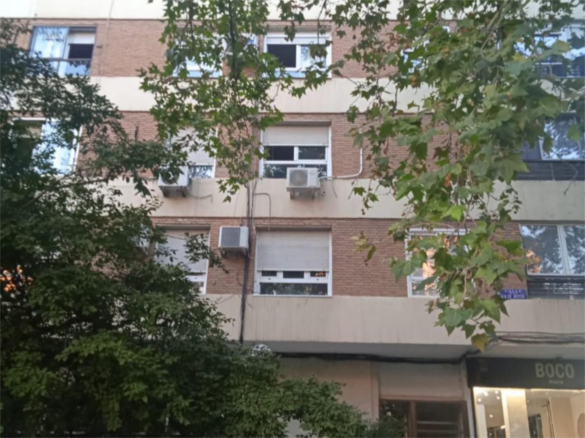 Vista exterior de Apartament de lloguer en  Madrid Capital amb Aire condicionat, Calefacció i Jardí privat