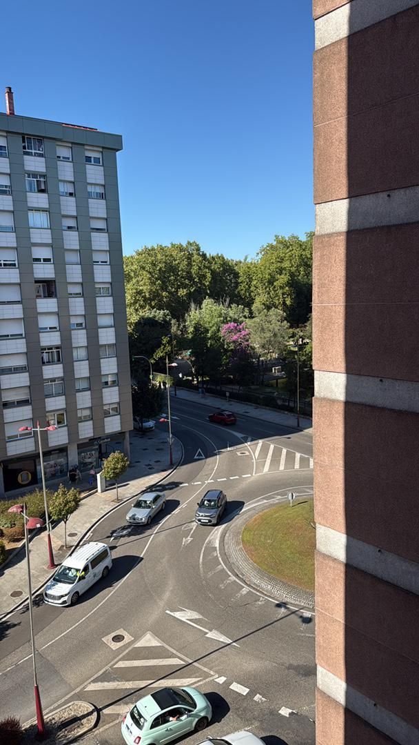 Vista exterior de Pis de lloguer en Vigo  amb Traster