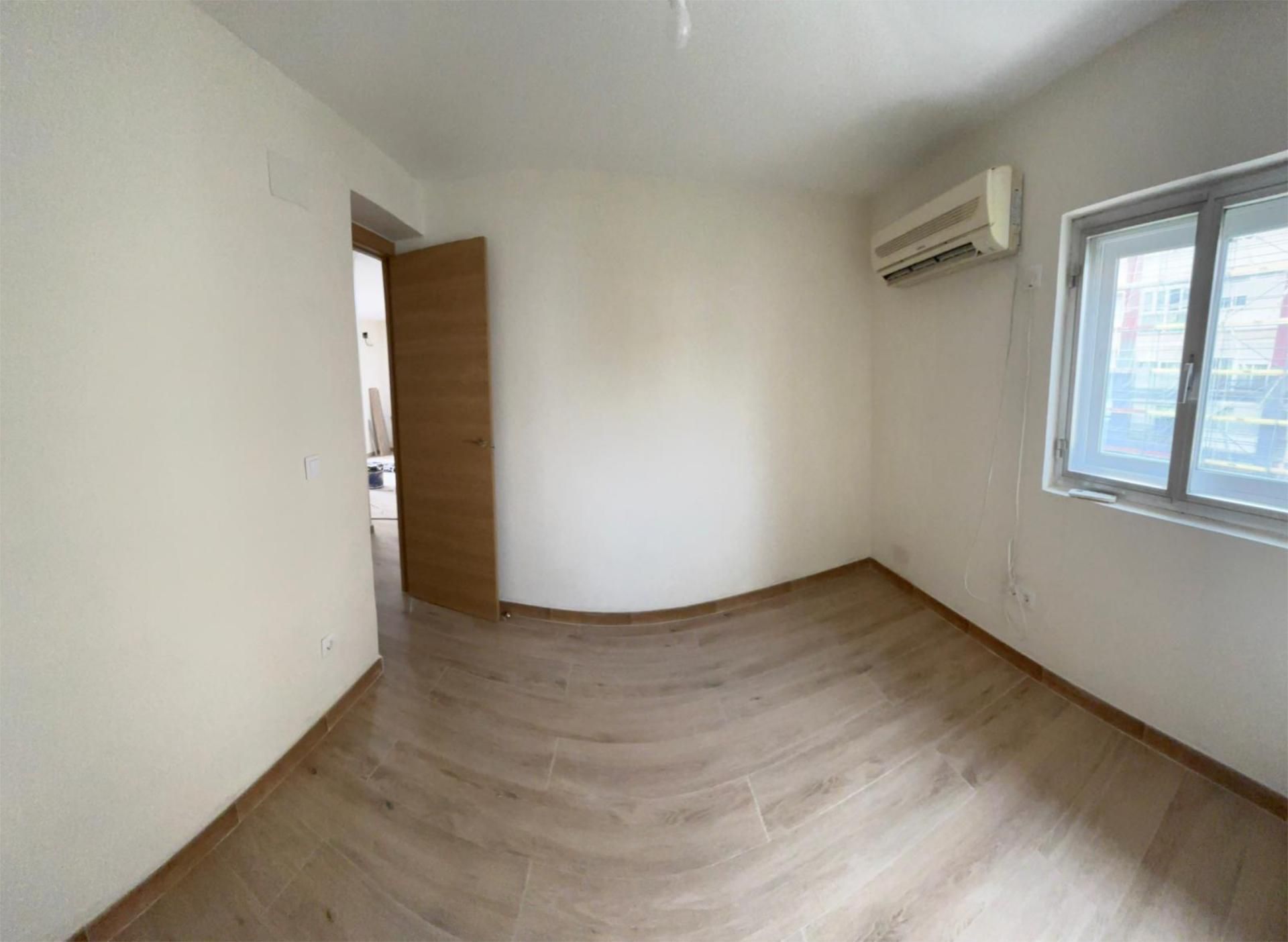 Bedroom of Flat to rent in  Madrid Capital  with Air Conditioner and Heating