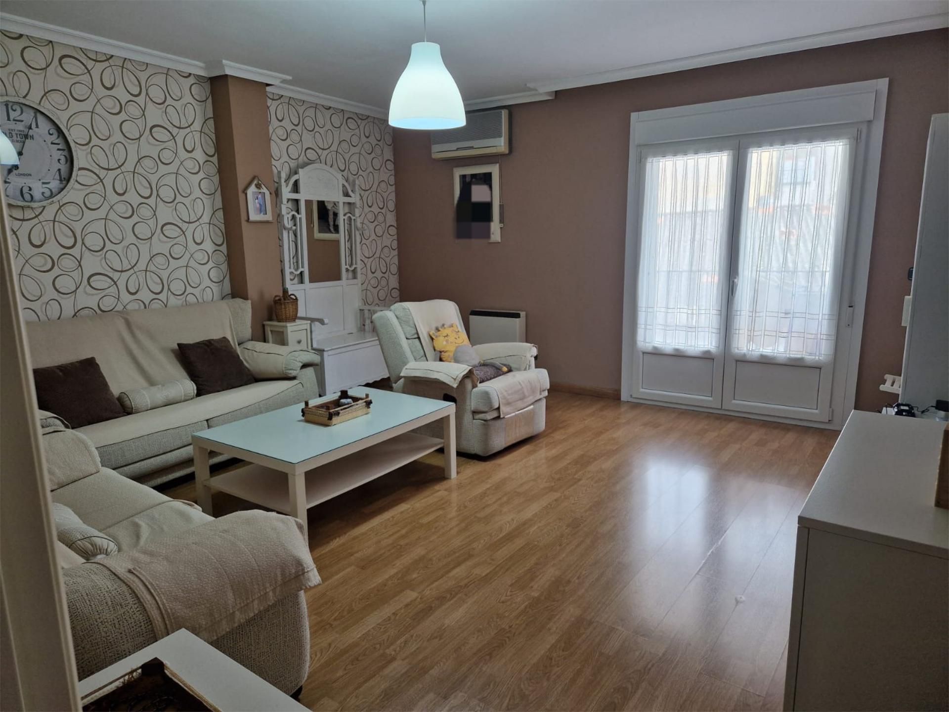 Living room of Flat for sale in Malpartida de Plasencia  with Air Conditioner, Terrace and Balcony