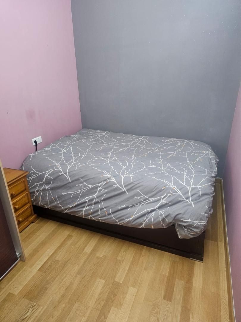 Bedroom of Flat to share in Terrassa  with Heating, Parquet flooring and Terrace