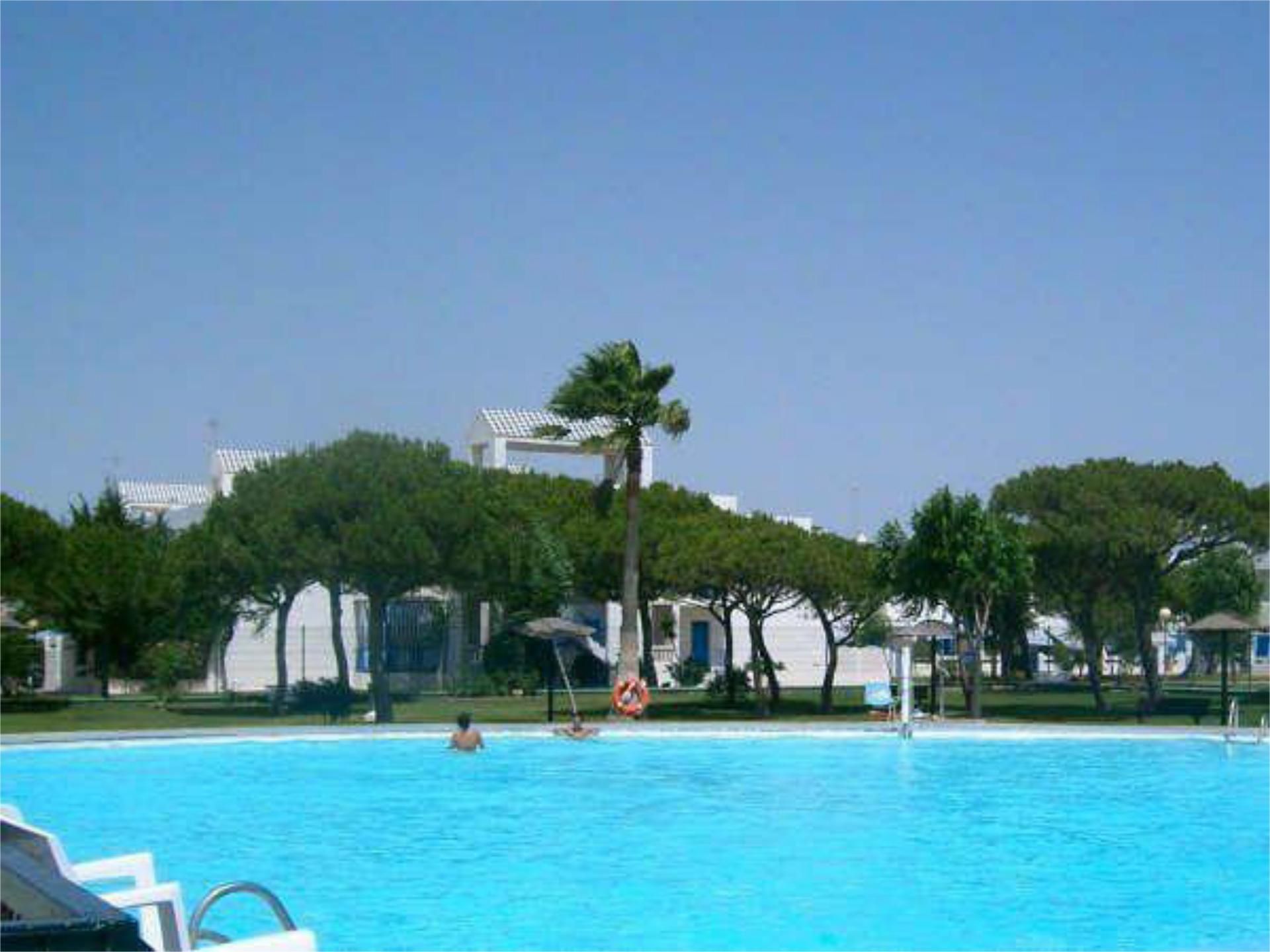 Swimming pool of Flat for sale in Chiclana de la Frontera  with Heating, Private garden and Terrace
