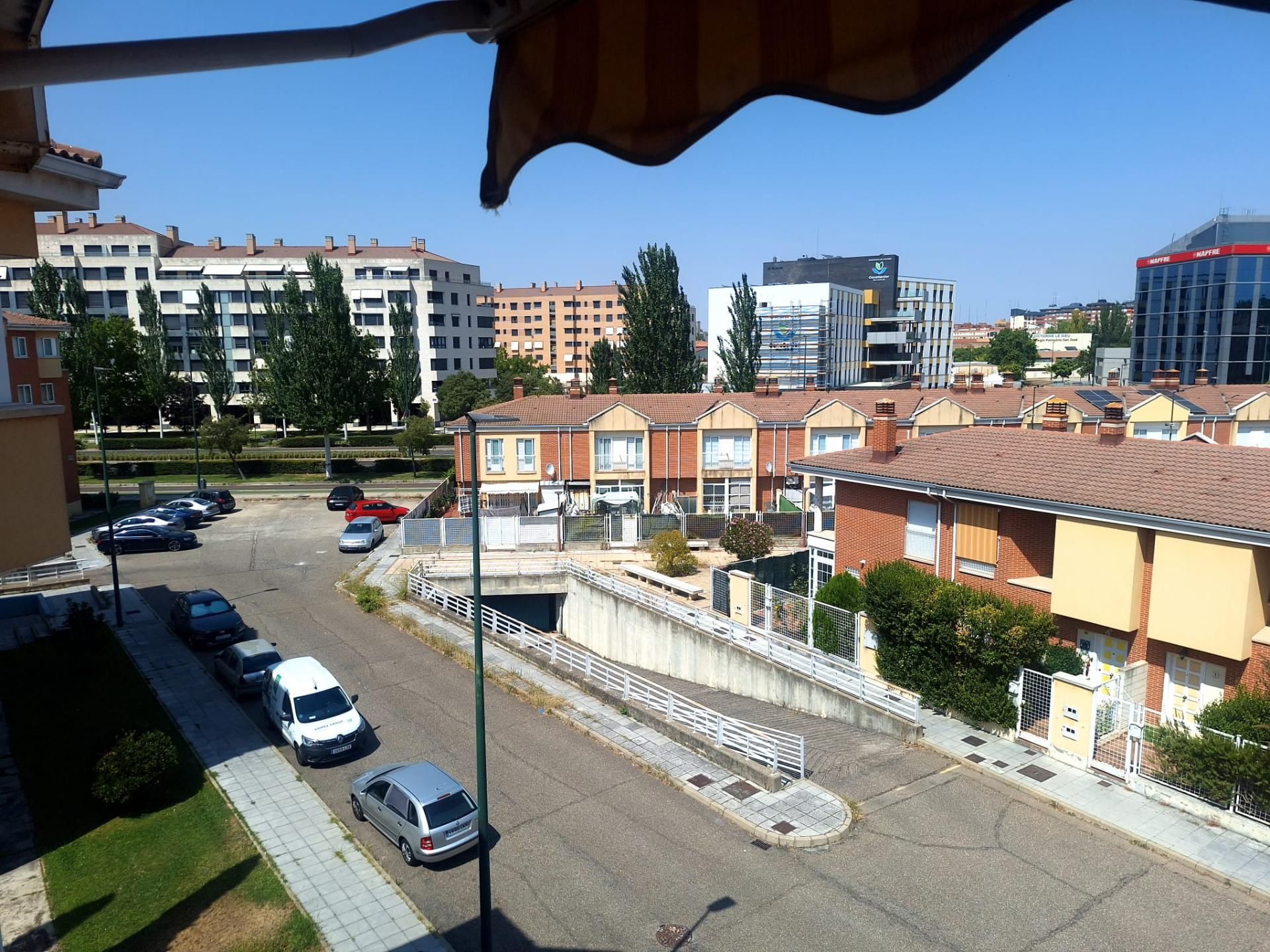 Vista exterior de Pis en venda en Valladolid Capital amb Calefacció, Moblat i Aparcament comunitari