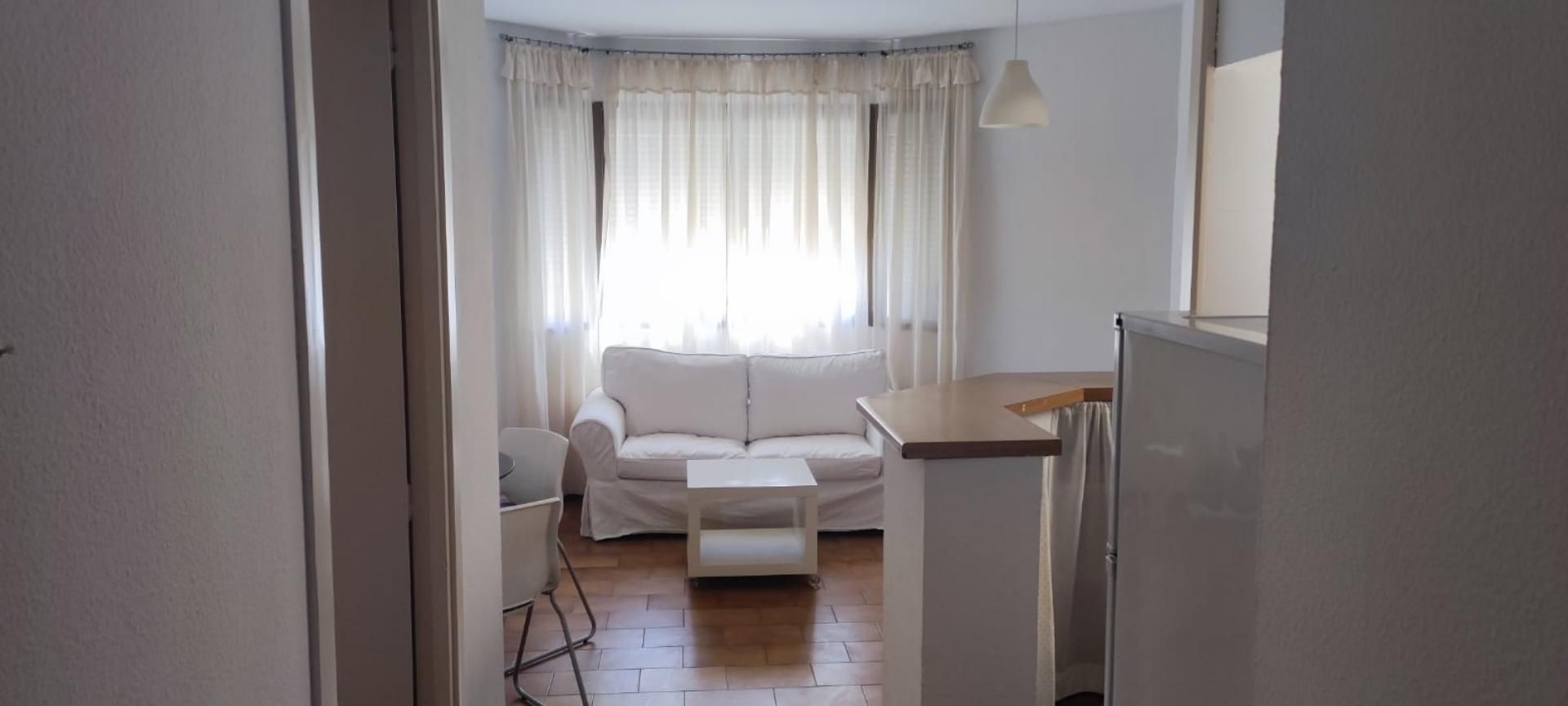 Living room of Flat to rent in  Sevilla Capital  with Air Conditioner, Furnished and Washing machine