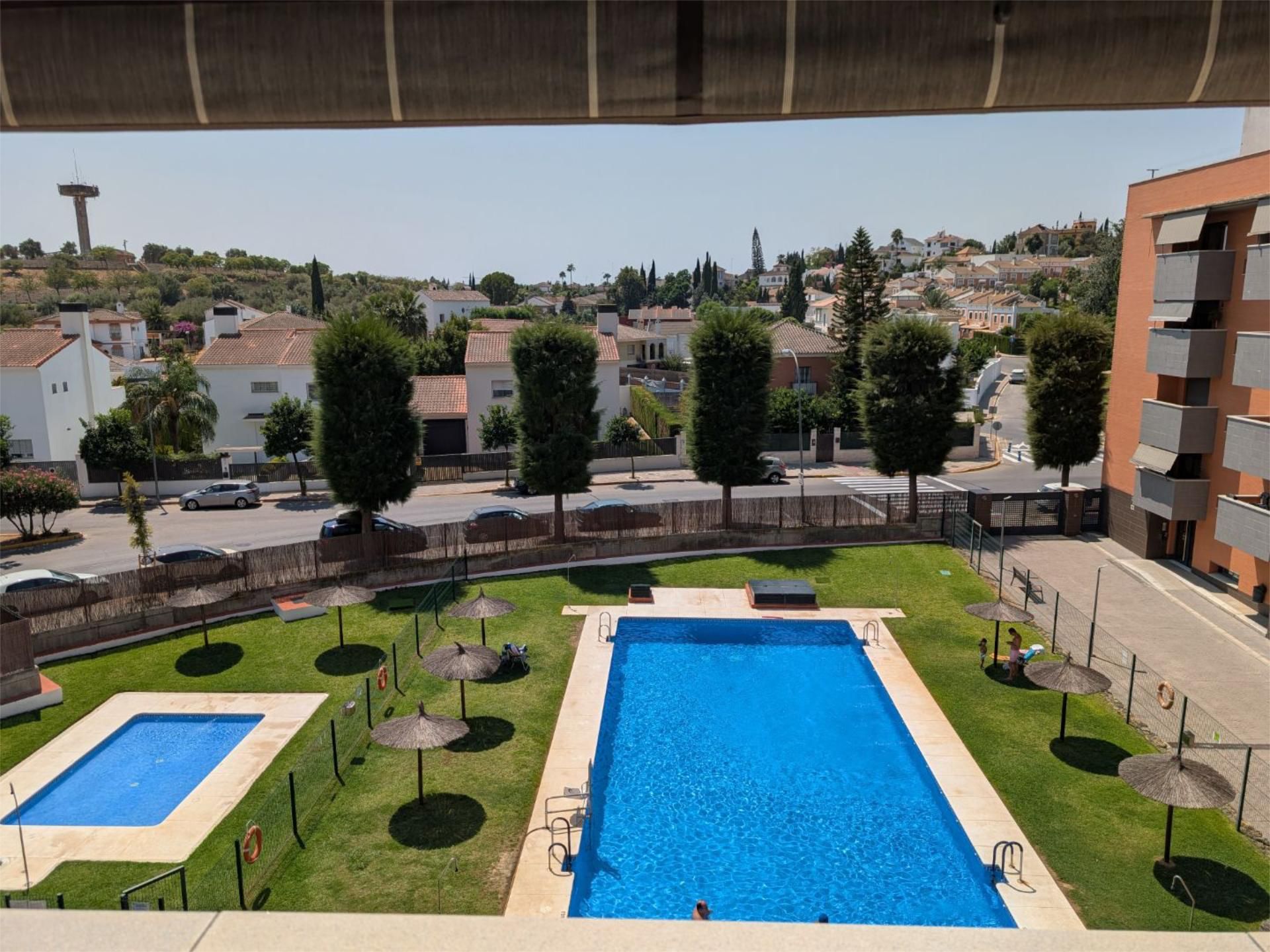 Vista exterior de Piso en venta en Montequinto con Aire acondicionado, Terraza y Piscina