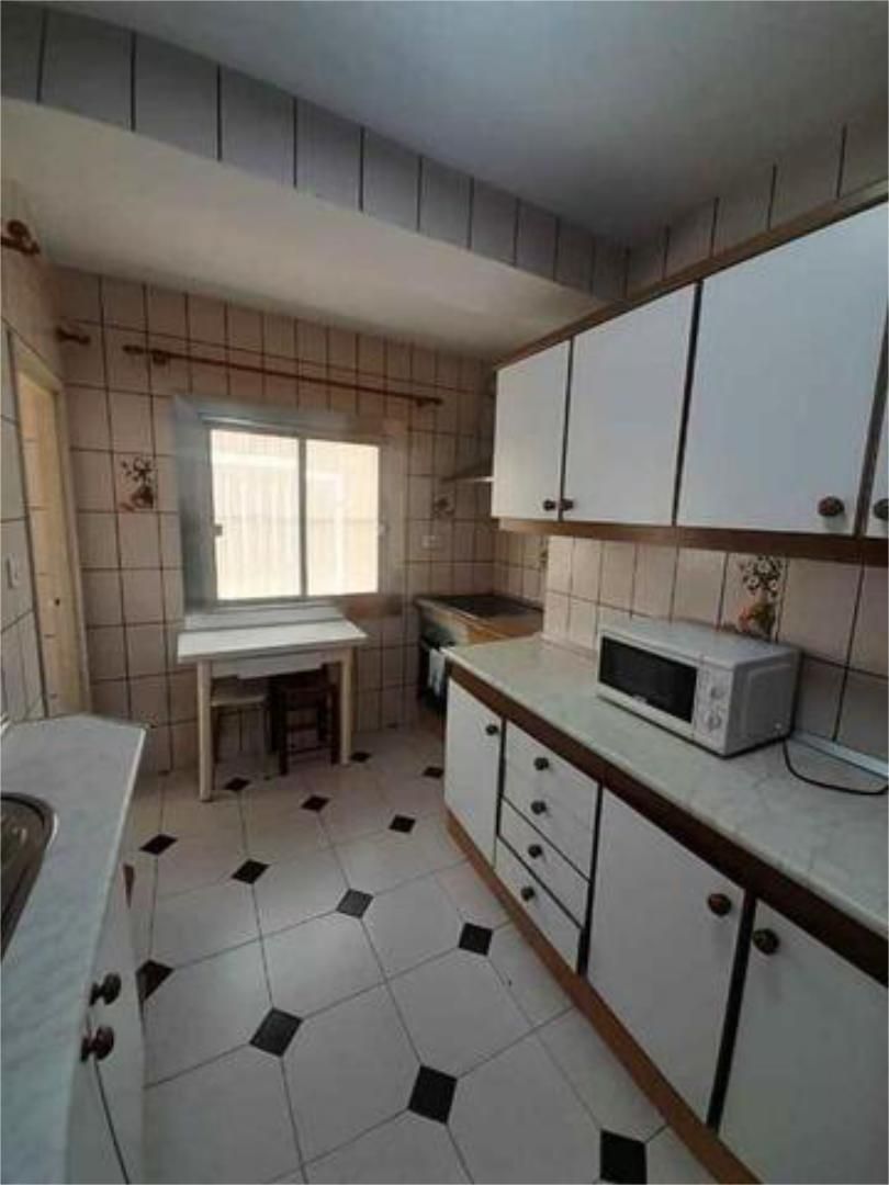 Cocina de Piso de alquiler en  Almería Capital con Terraza y Amueblado