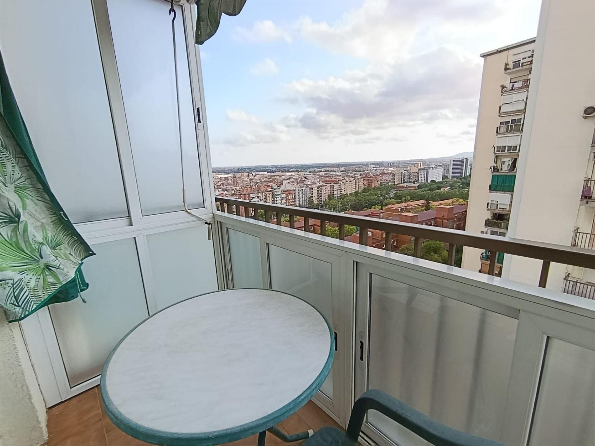 Terrassa de Pis de lloguer en L'Hospitalet de Llobregat amb Aire condicionat i Balcó
