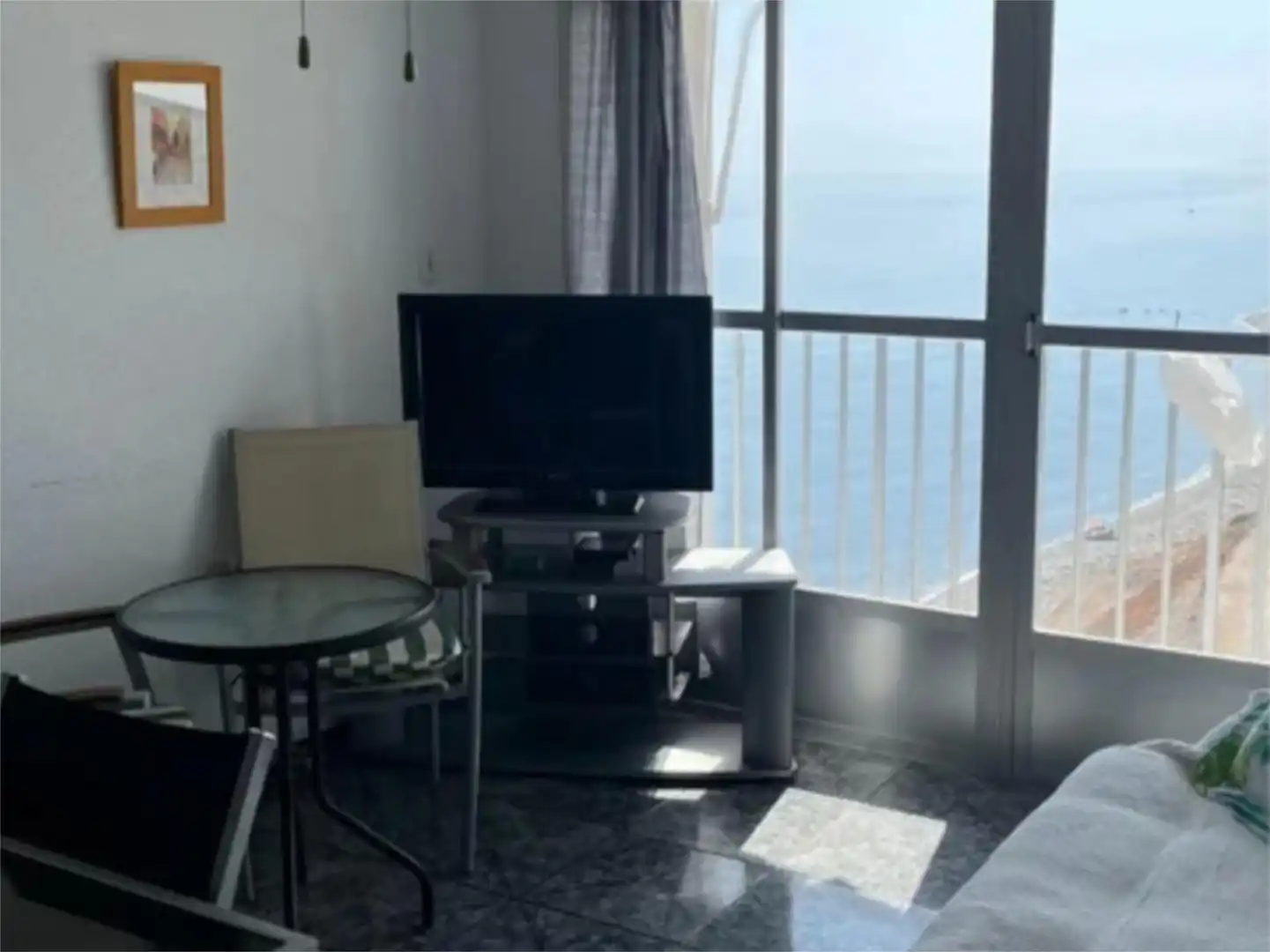 Sala d'estar de Pis en venda en Almería amb Moblat, Rentadora i Balcó