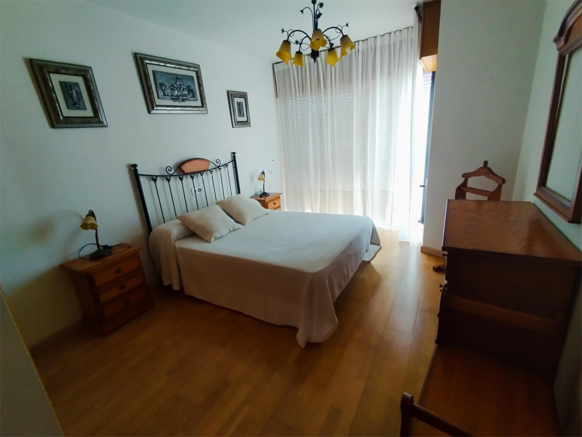 Habitación de Piso para compartir en A Coruña Capital  con Calefacción, Parquet y Amueblado