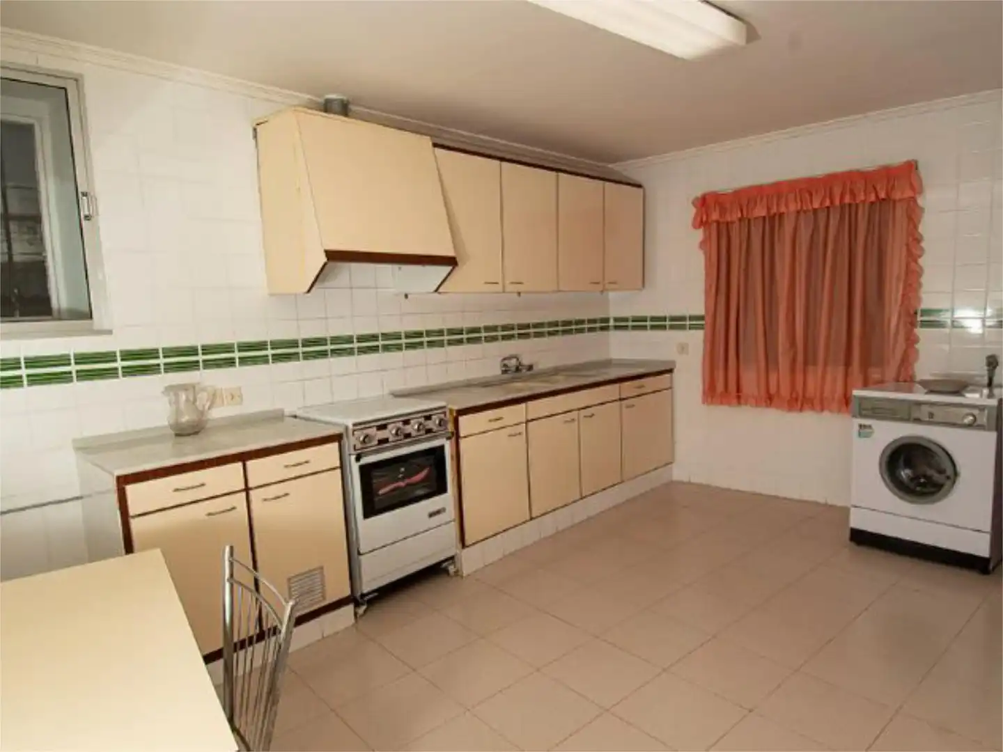 Casa adosada en venta en Calle Mayor, 26, Arcos de Jalón Cocina de Casa adosada en venta en Arcos de Jalón con Terraza, Trastero y Amueblado