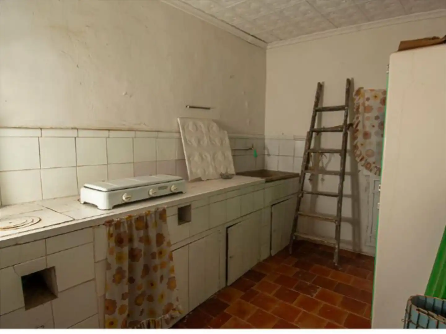 Casa adosada en venta en Calle Mayor, 26, Arcos de Jalón Cocina de Casa adosada en venta en Arcos de Jalón con Terraza, Trastero y Amueblado