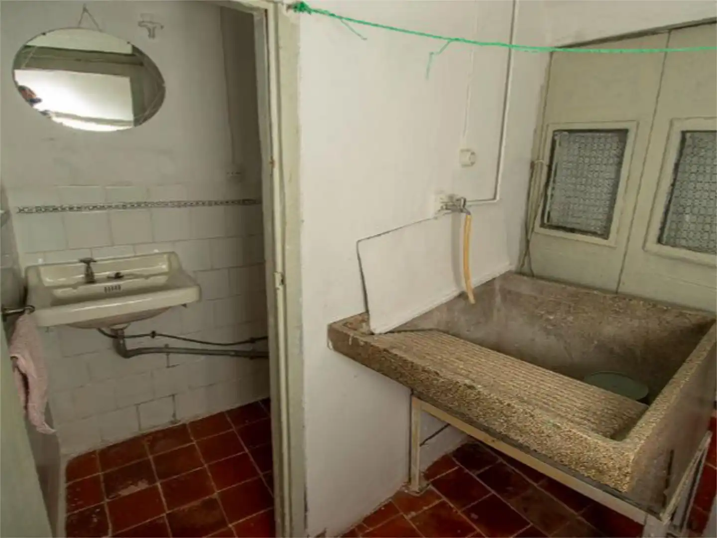 Casa adosada en venta en Calle Mayor, 26, Arcos de Jalón Baño de Casa adosada en venta en Arcos de Jalón con Terraza, Trastero y Amueblado