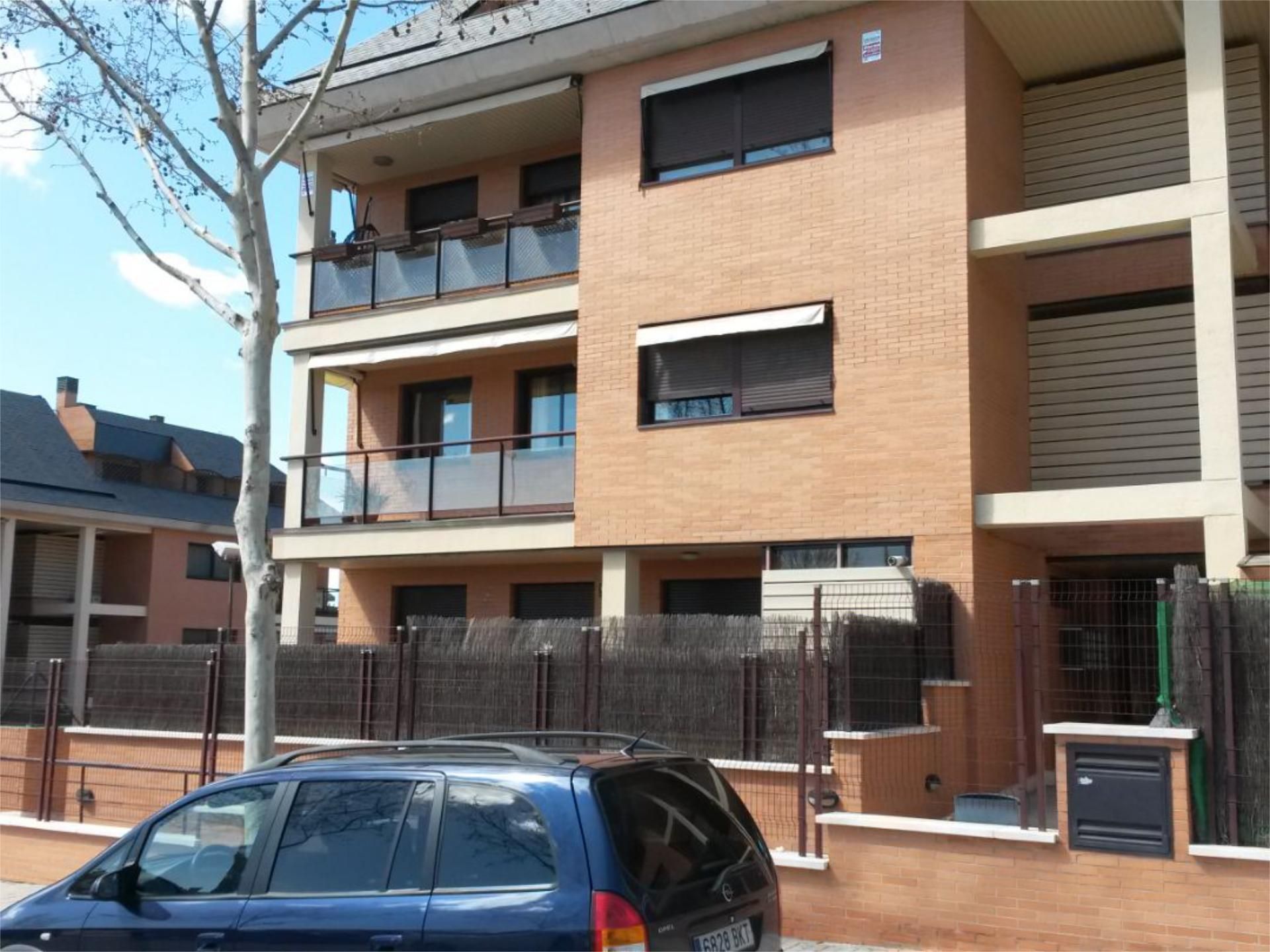 Exterior view of Flat for sale in Las Rozas de Madrid  with Air Conditioner, Terrace and Swimming Pool