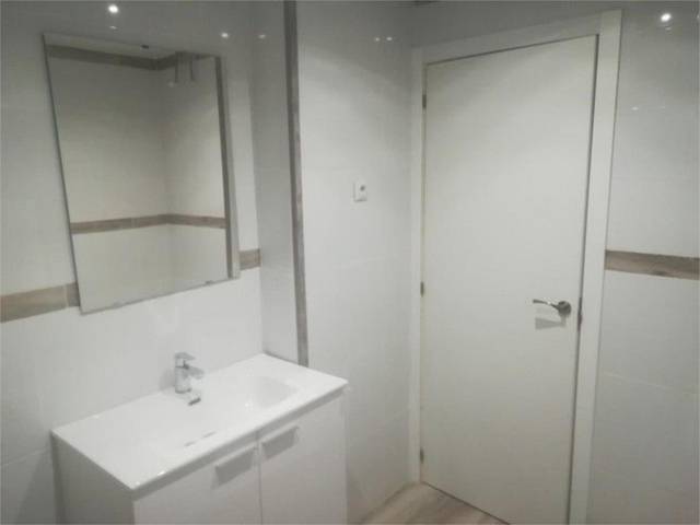 Local comercial en Venta en Calle de la Concordia, 11 en Santa Isabel