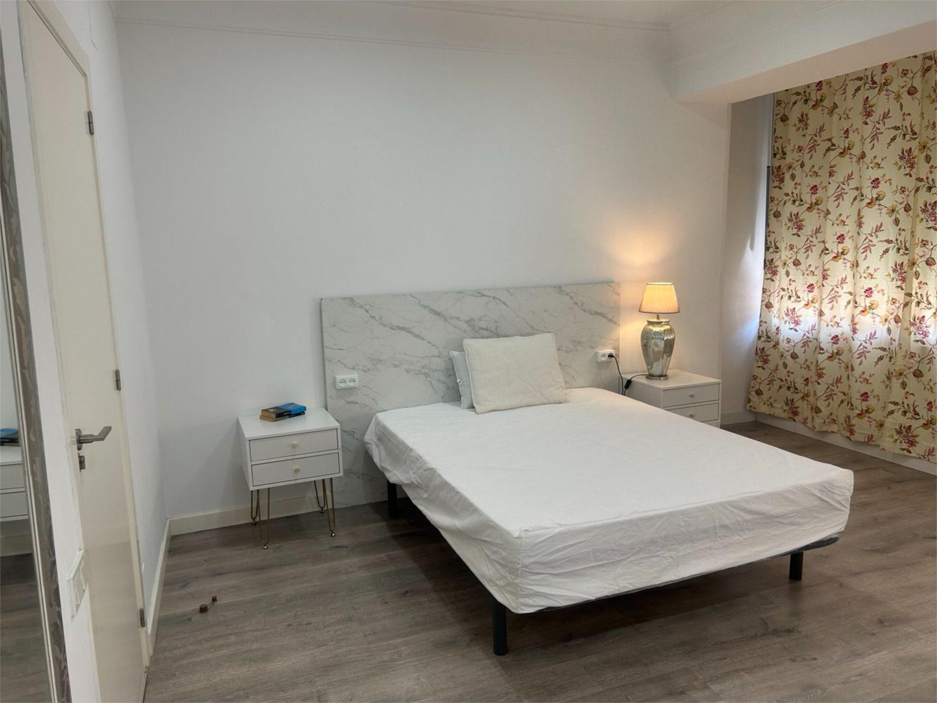 Bedroom of Flat to share in Alicante / Alacant  with Air Conditioner, Heating and Parquet flooring