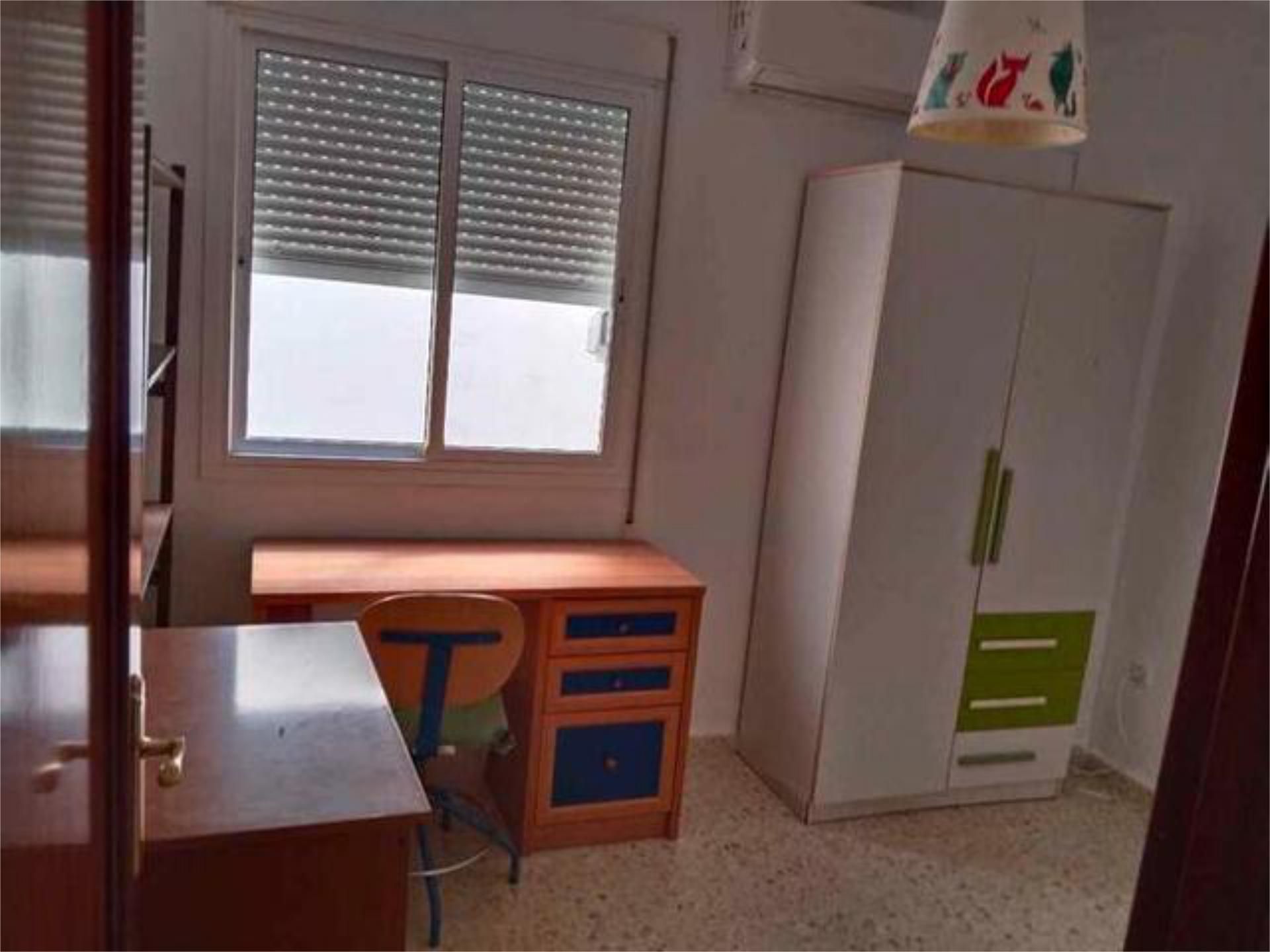 Dormitori de Casa o xalet per a compartir en Puente Genil amb Calefacció