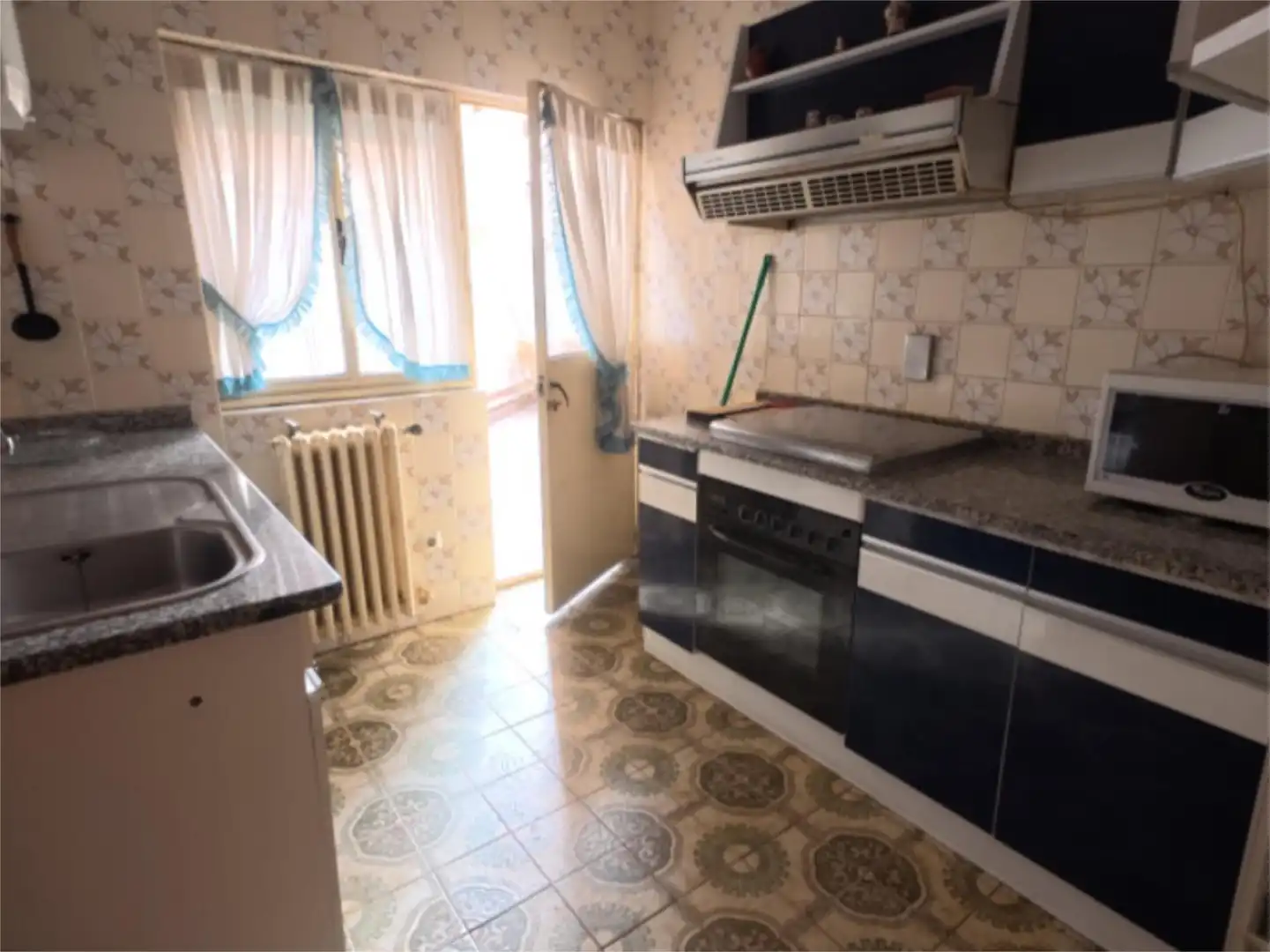 Casa o chalet en venta en Calle San Andrés, 1, Benavente Cocina de Casa o chalet en venta en Benavente con Calefacción, Terraza y Trastero