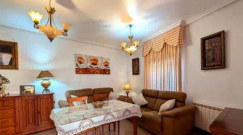 Foto 5 de Pis en venda a Calle Reino Unido, 1, San Gonzalo, Jaén