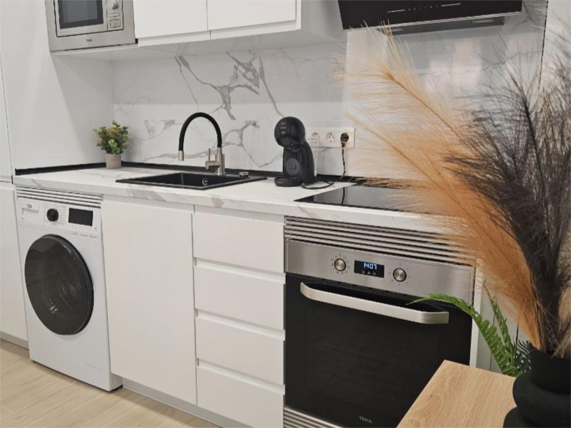 Kitchen of Flat to rent in  Granada Capital  with Air Conditioner, Heating and Furnished
