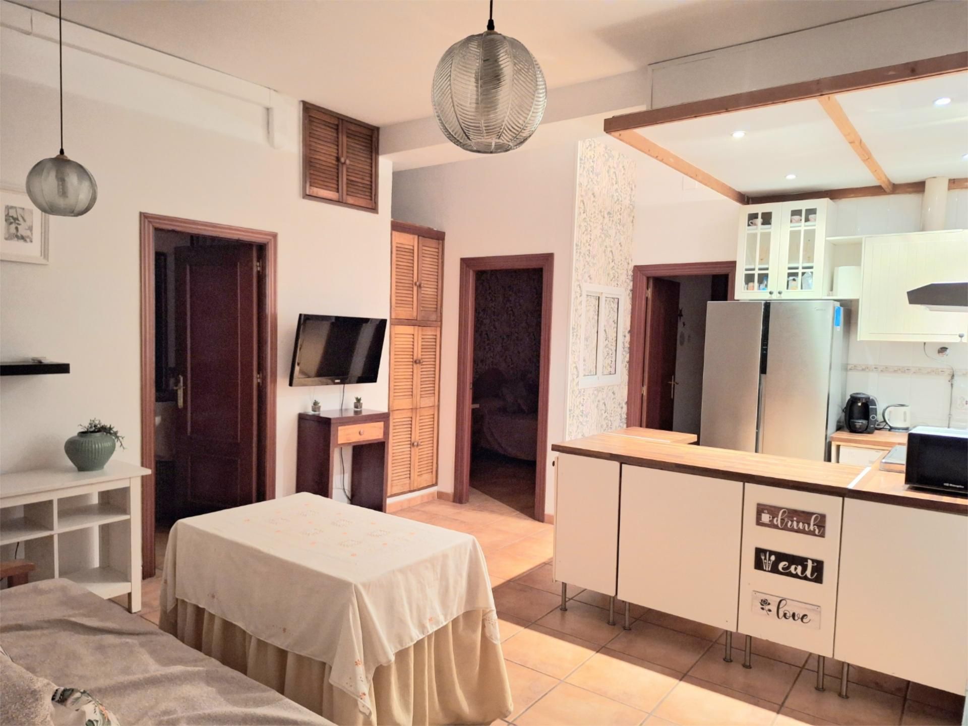 Dormitori de Apartament de lloguer en Bormujos amb Aire condicionat, Calefacció i Moblat