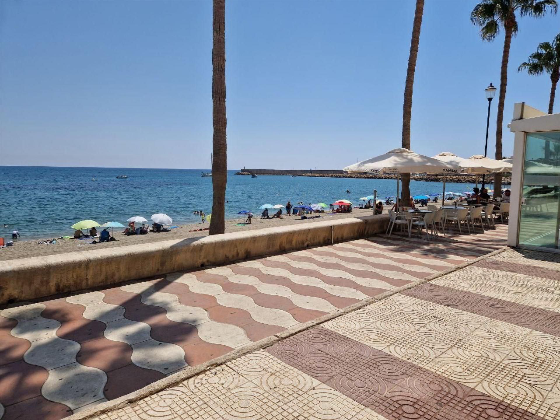 Premises for sale in Roquetas de Mar