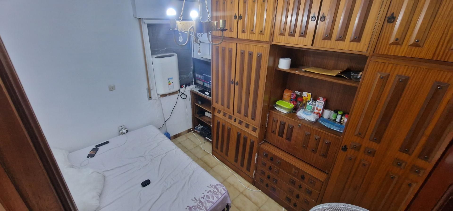 Bedroom of Flat to share in  Sevilla Capital  with Air Conditioner, Furnished and Washing machine