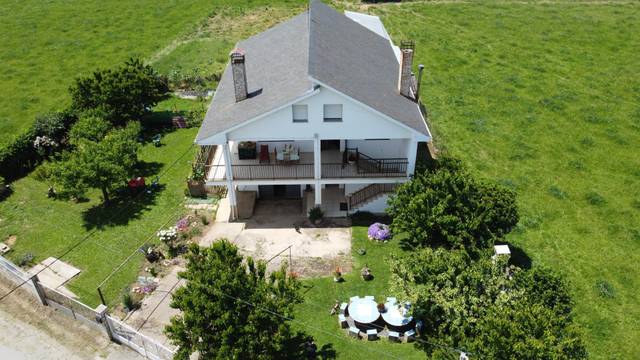 Casa-chalet en Venta en Avenida Principal de Vilela, 15 en Villafranca del Bierzo