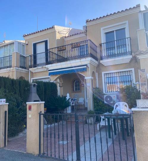 Single-family semi-detached to rent in Avenida de la Mancha, 128, Aguas Nuevas, Alicante - image 1 Photo 1 of Single-family semi-detached to rent in Avenida de la Mancha, 128, Aguas Nuevas, Alicante