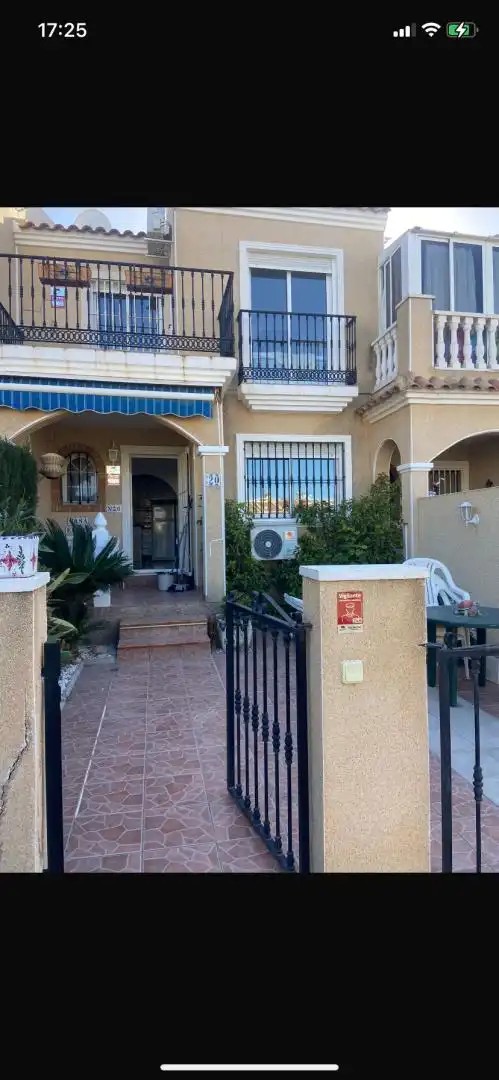 Exterior view of Detached homes for rent in Torrevieja  with Air Conditioner, Private garden and Parquet flooring