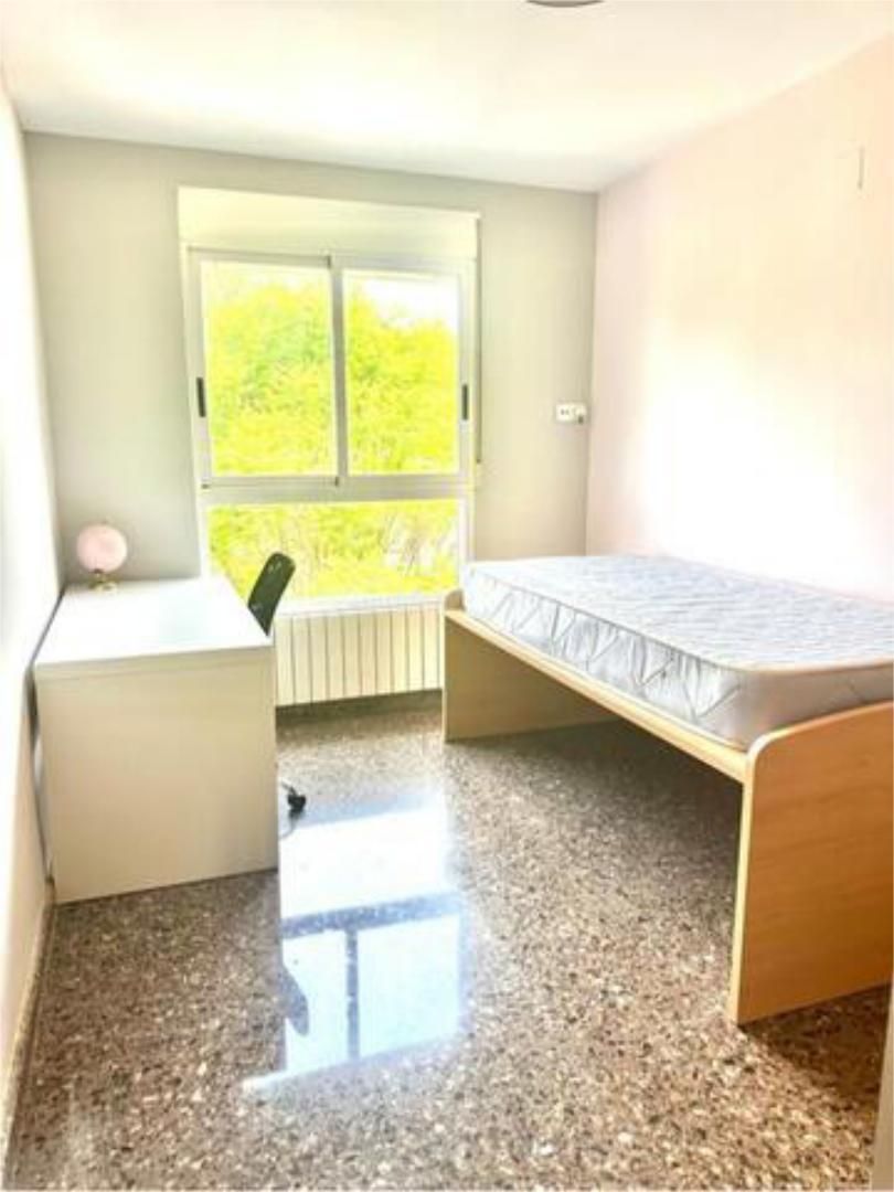 Bedroom of House or chalet to share in Alfafar  with Heating and Furnished