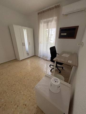 Piso en Alquiler en Calle Don Lope de Sosa, 21 en Ciudad Jardín - Zoco