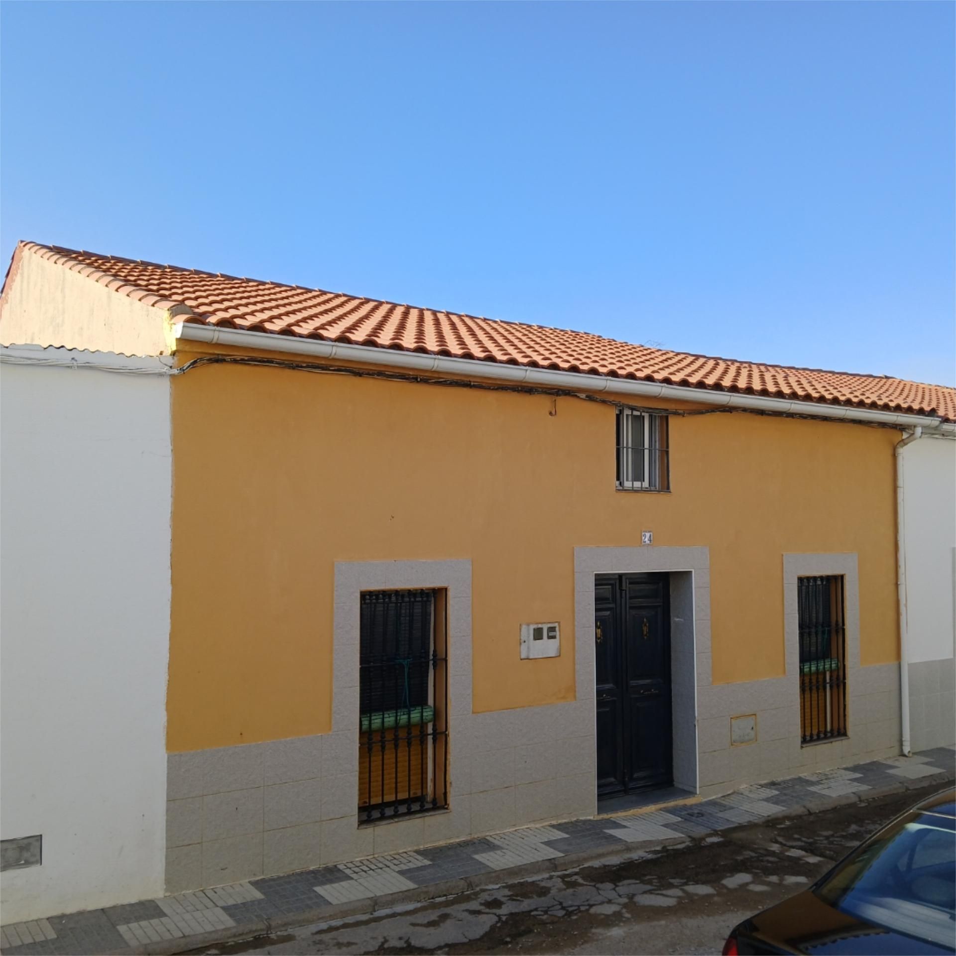 Exterior view of Single-family semi-detached for sale in La Coronada  with Heating, Private garden and Terrace