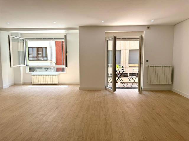 Piso en Venta en Calle Sampiro, 18 en Centro Ciudad