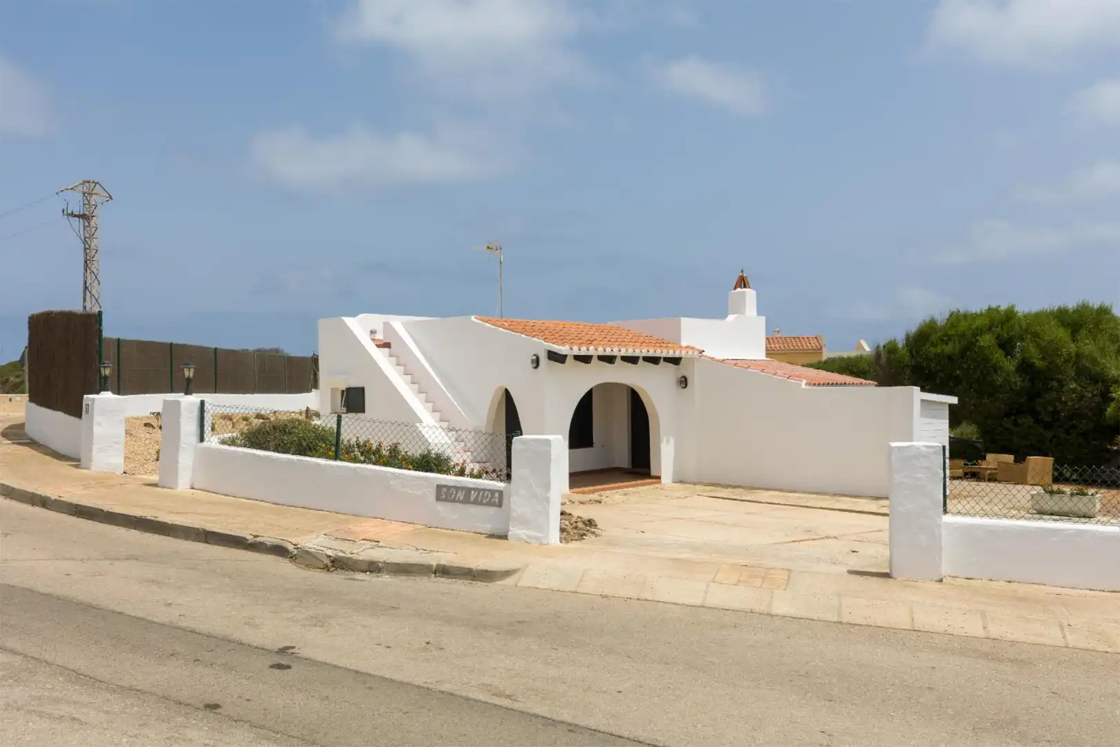 Pis en venda a Carrer de la Goleta, 53, Cala Llonga - Sa Mesquida Vista exterior de Pis en venda en Maó amb Aire condicionat, Jardí privat i Terrassa