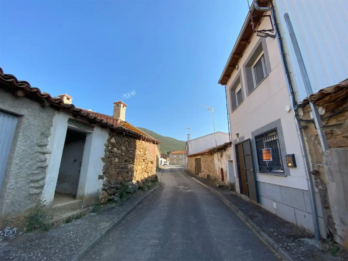 Einfamilien-Reihenhaus zum Verkauf in Calle Egido, 32, Los Llanos de Tormes Außenansicht von Einfamilien-Reihenhaus zum Verkauf in Los Llanos de Tormes mit Heizung, Abstellraum und Möbliert