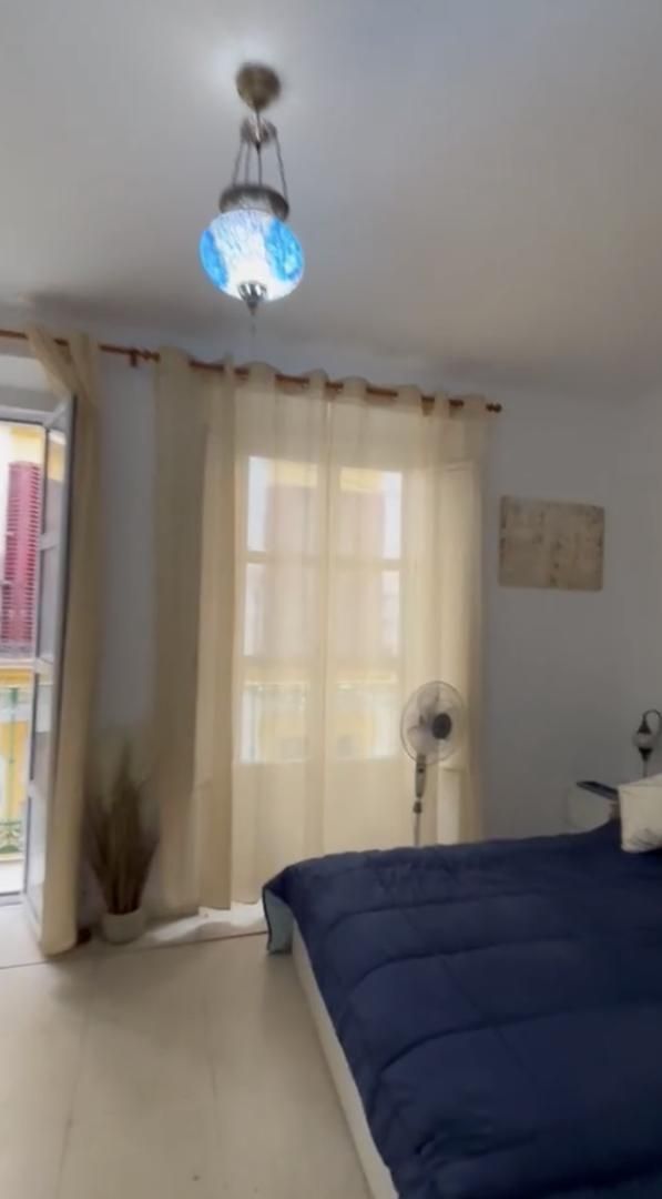 Dormitori de Casa adosada per a compartir en  Sevilla Capital amb Aire condicionat, Calefacció i Moblat