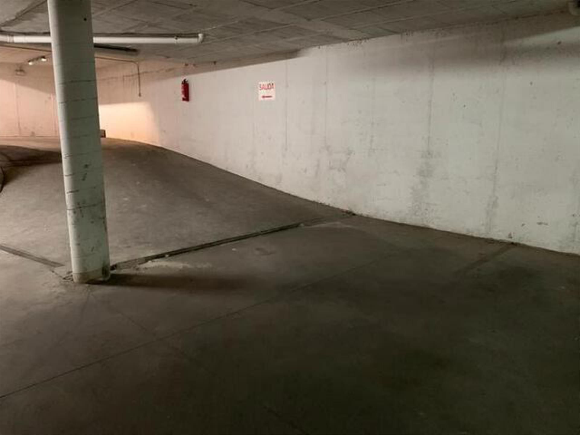 Parking of Garage to rent in Dos Hermanas