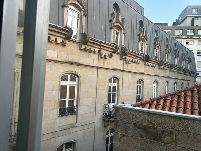 Oficina en Alquiler en Praza Porta do Sol, 7 en Casco Vello